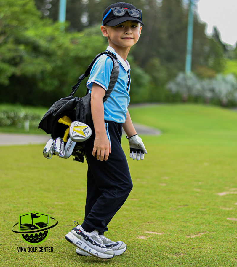 Độ tuổi phù hợp cho trẻ em khi chơi golf