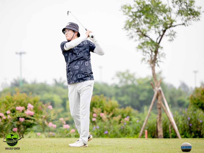 Âm gậy trong golf là gì?