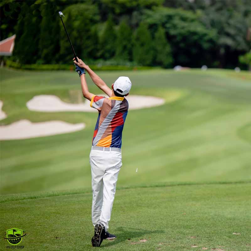 Cách tính gậy âm trong golf